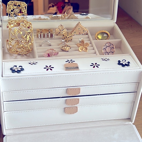 Wolf leather jewelry Box - Picture 12 of 16